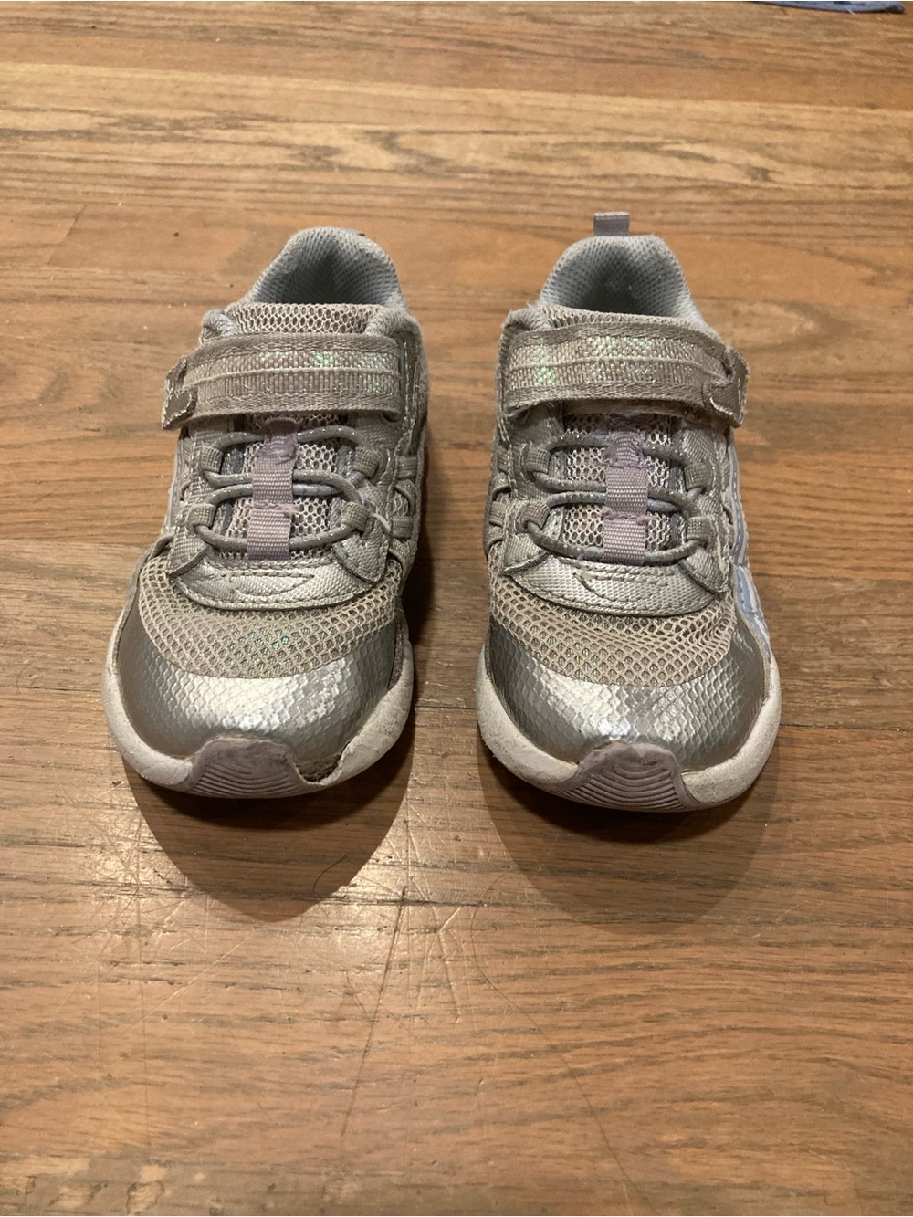 Stride Rite Made 2 Play Journey 3.0 Silver Sparkle Sneakers - size 9.5M